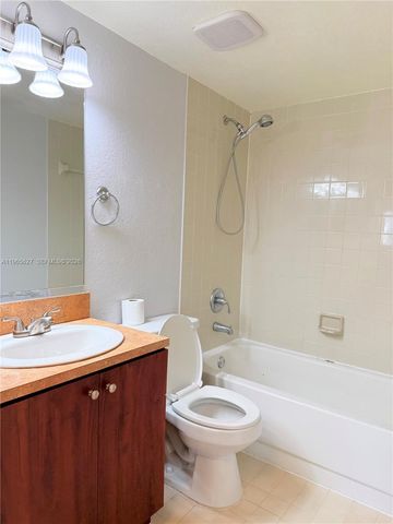 7140 NW 179th St 107, Hialeah, FL 33015