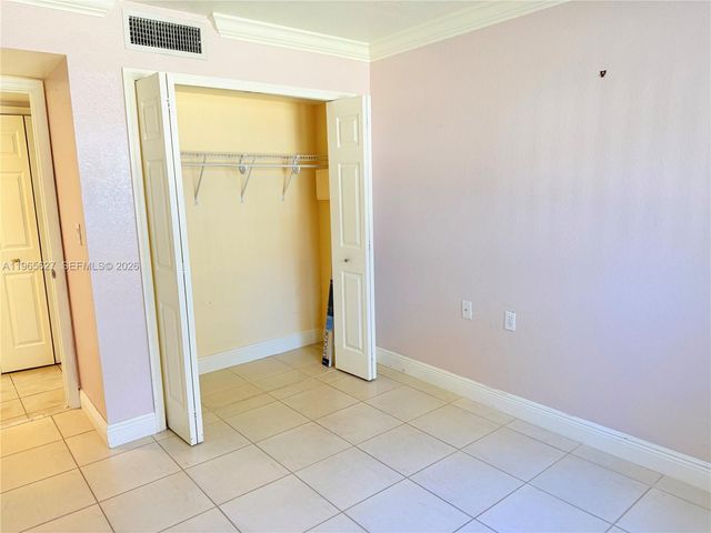 7140 NW 179th St 107, Hialeah, FL 33015