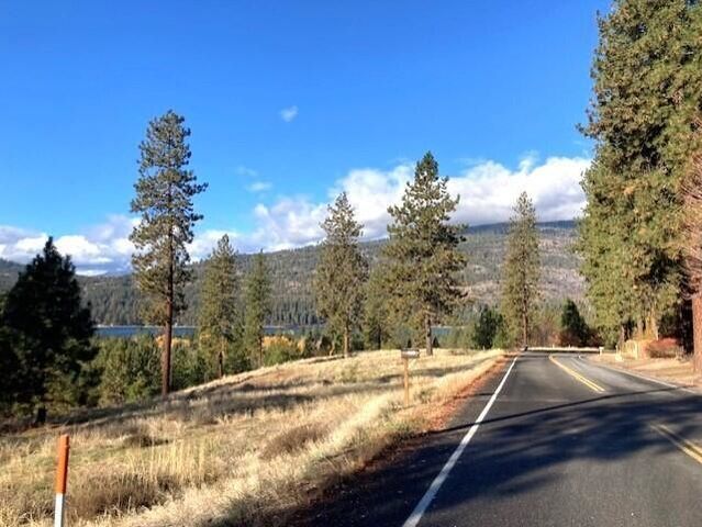 1353 Lake Roosevelt Way, Kettle Falls, WA 99141