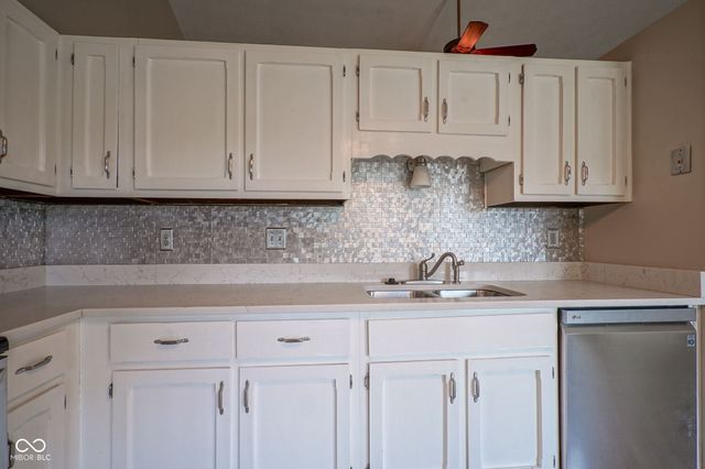 8809 Haddington Drive N, Indianapolis, IN 46256