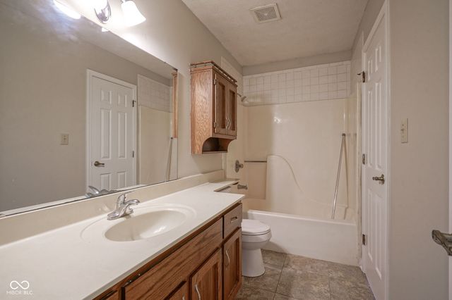 8809 Haddington Drive N, Indianapolis, IN 46256