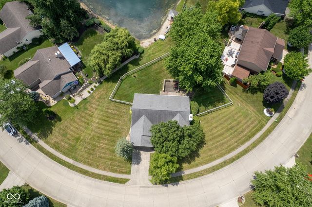 8809 Haddington Drive N, Indianapolis, IN 46256