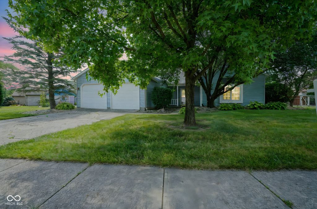 8809 Haddington Drive N, Indianapolis, IN 46256