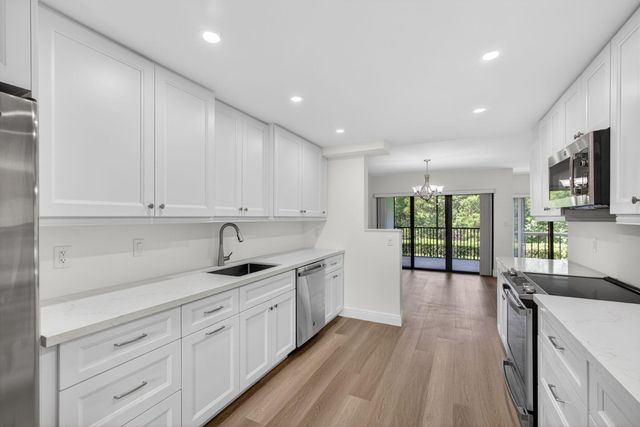 2104 Fairway Drive S, Jupiter, FL 33477