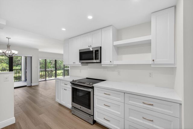 2104 Fairway Drive S, Jupiter, FL 33477
