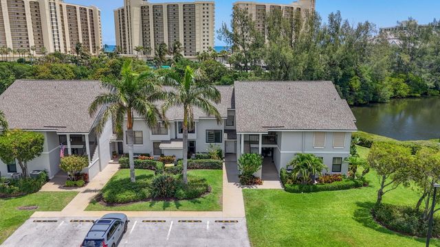 2104 Fairway Drive S, Jupiter, FL 33477