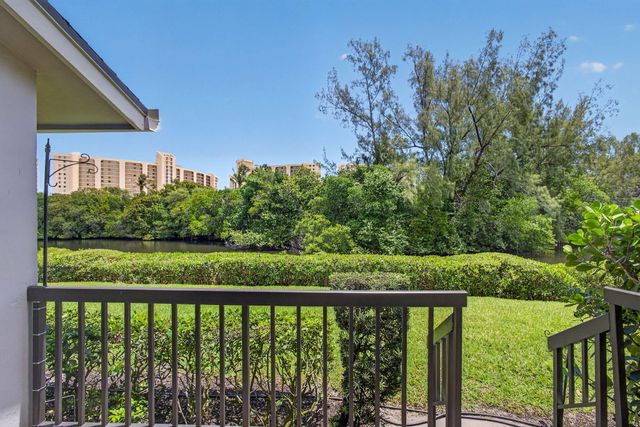 2104 Fairway Drive S, Jupiter, FL 33477