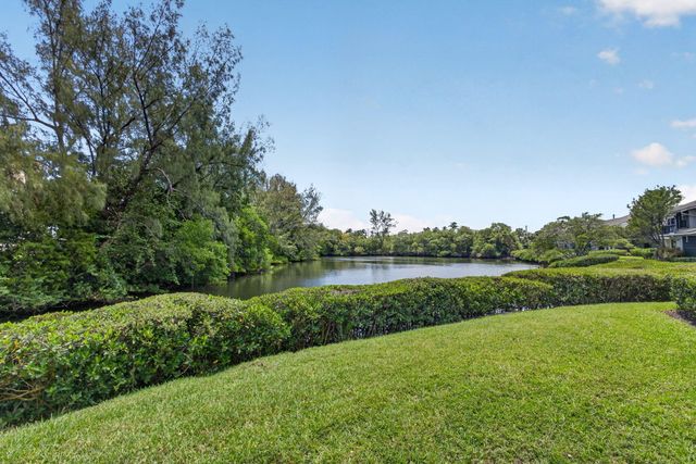 2104 Fairway Drive S, Jupiter, FL 33477
