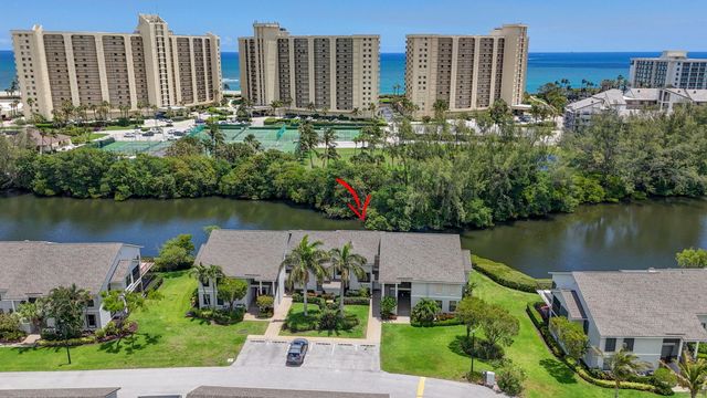 2104 Fairway Drive S, Jupiter, FL 33477