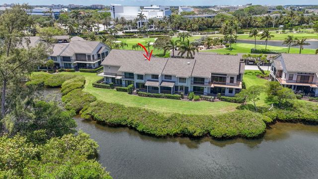 2104 Fairway Drive S, Jupiter, FL 33477