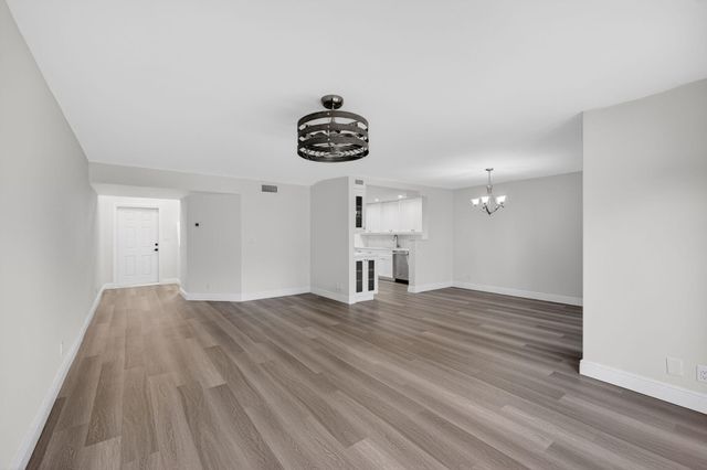 2104 Fairway Drive S, Jupiter, FL 33477