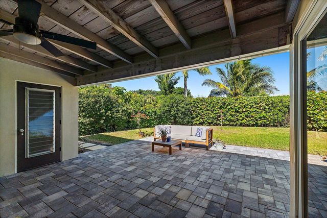 1401 N Lake Court, Lake Clarke Shores, FL 33406