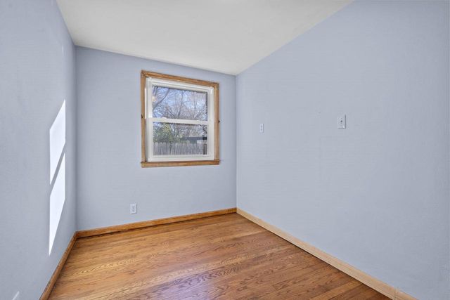 400 S DOUGLAS STREET, Appleton, WI 54914