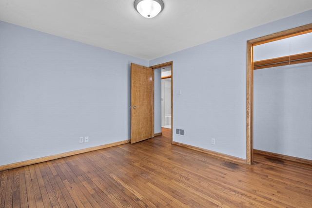 400 S DOUGLAS STREET, Appleton, WI 54914