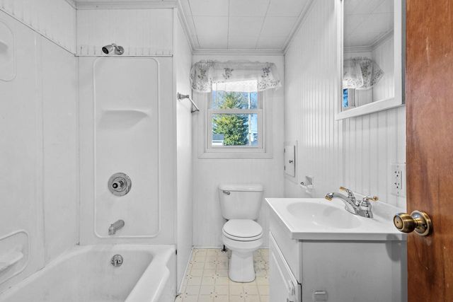 400 S DOUGLAS STREET, Appleton, WI 54914