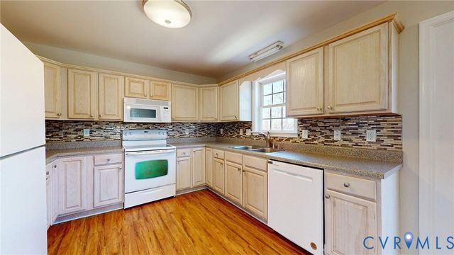 10498 Dellwood Rd, Glen Allen, VA 23059