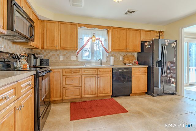 15 Cricket Lane, Newington, CT 06111