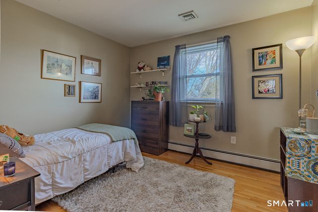 15 Cricket Lane, Newington, CT 06111