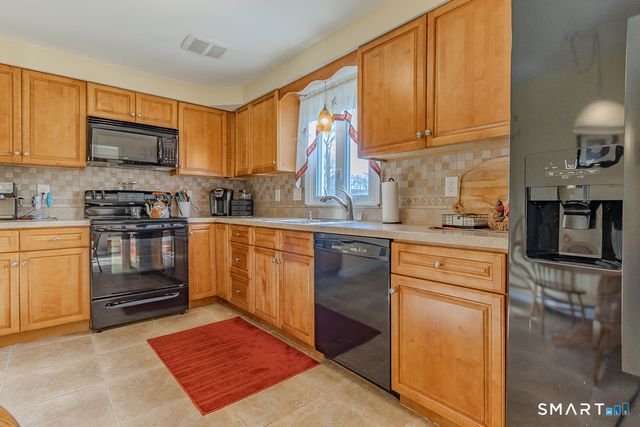 15 Cricket Lane, Newington, CT 06111