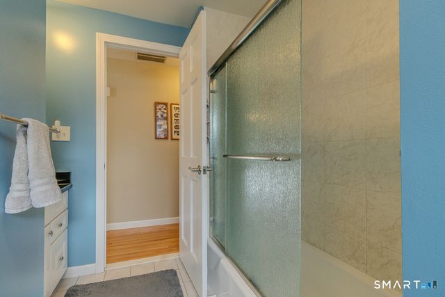 15 Cricket Lane, Newington, CT 06111