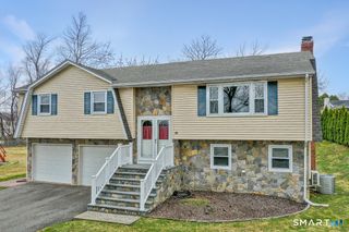 15 Cricket Lane, Newington, CT 06111