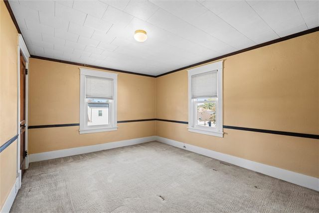 1007 Leslie St, Sharon, PA 16146