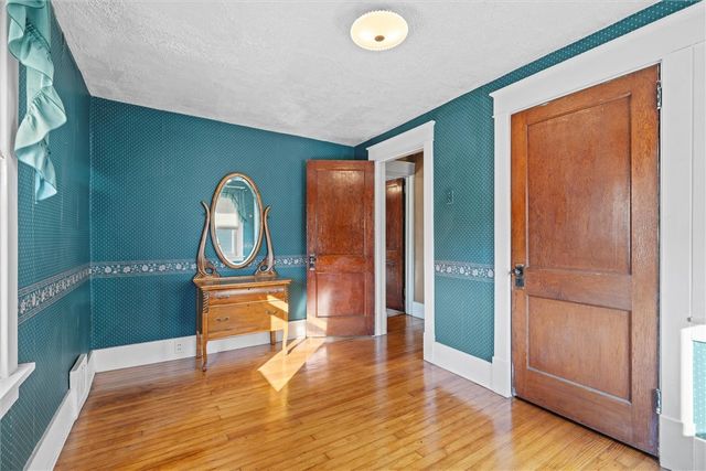 1007 Leslie St, Sharon, PA 16146