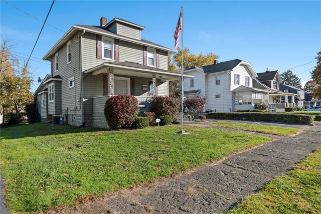 1007 Leslie St, Sharon, PA 16146