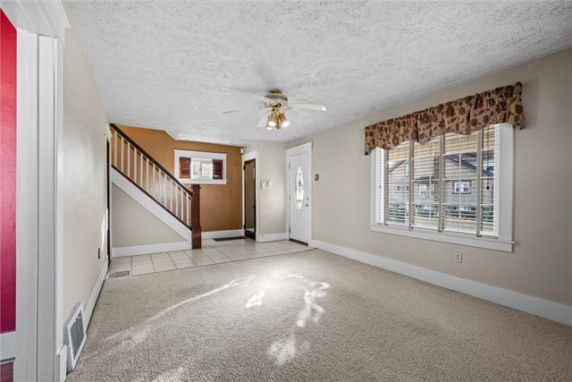 1007 Leslie St, Sharon, PA 16146