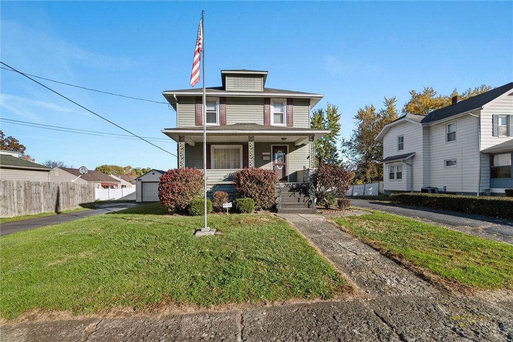1007 Leslie St, Sharon, PA 16146