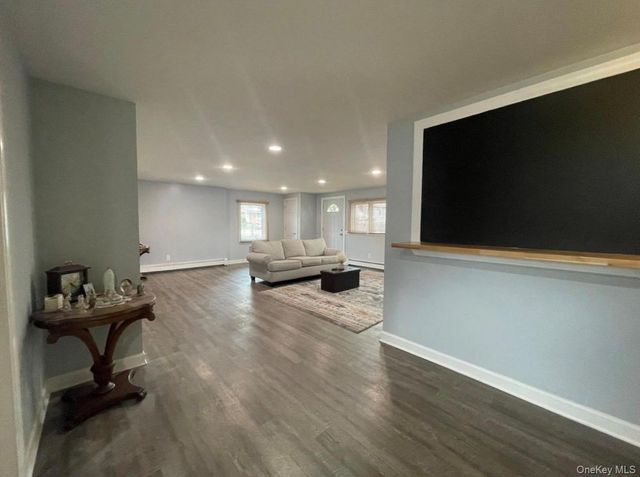 29 Juanita Avenue, Huntington, NY 11743