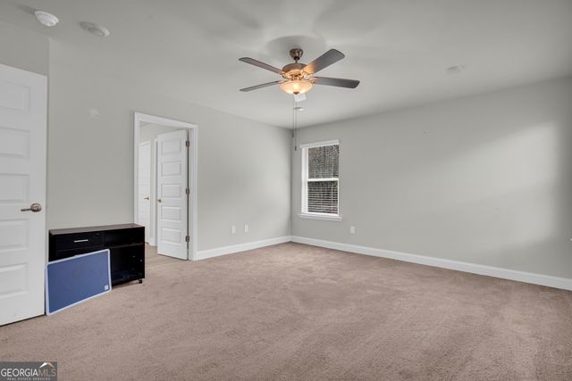 304 Magnolia Villas Dr, Cornelia, GA 30531