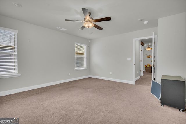 304 Magnolia Villas Dr, Cornelia, GA 30531