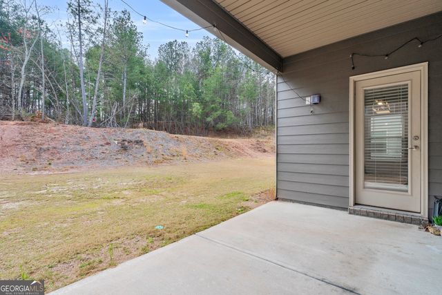 304 Magnolia Villas Dr, Cornelia, GA 30531