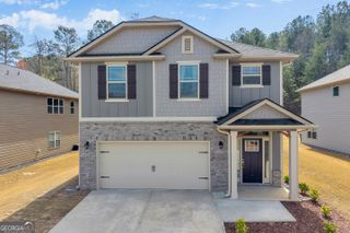 304 Magnolia Villas Dr, Cornelia, GA 30531