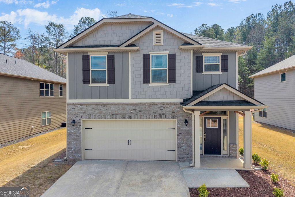 304 Magnolia Villas Dr, Cornelia, GA 30531