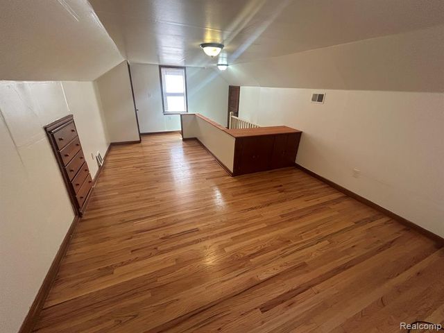 21970 Moross Road, Grosse Pointe, MI 48236