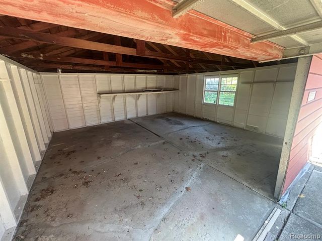 21970 Moross Road, Grosse Pointe, MI 48236