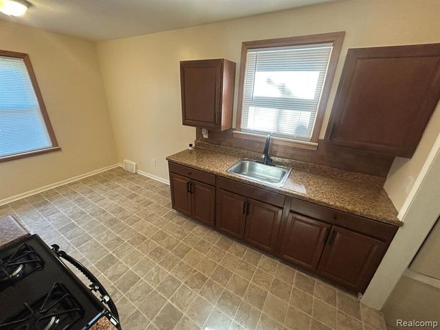 21970 Moross Road, Grosse Pointe, MI 48236