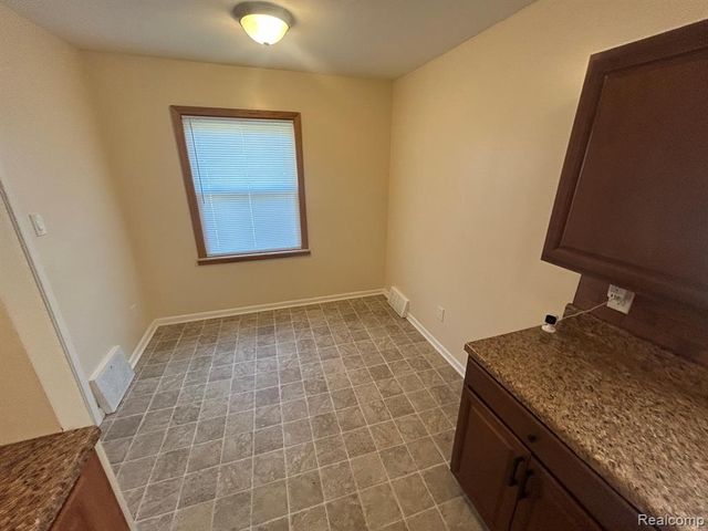 21970 Moross Road, Grosse Pointe, MI 48236