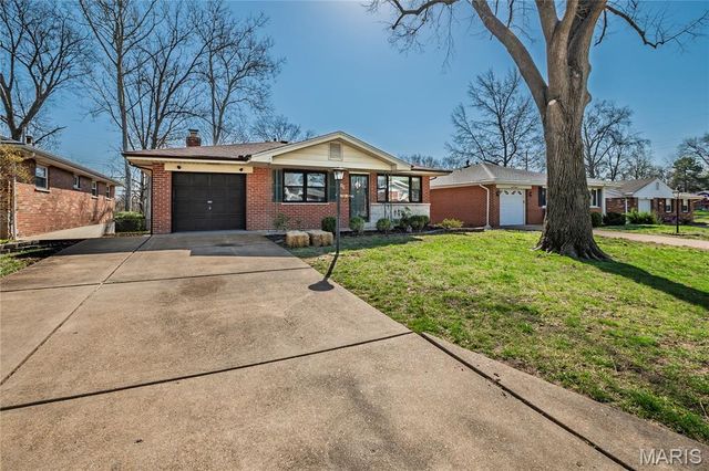 8348 Vasel Drive, Affton, MO 63123