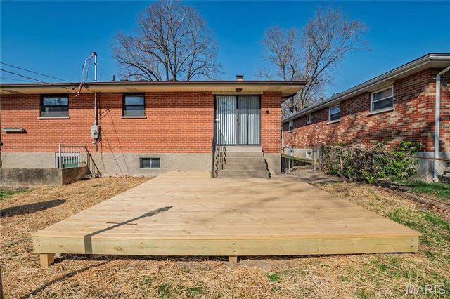 8348 Vasel Drive, Affton, MO 63123