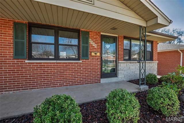 8348 Vasel Drive, Affton, MO 63123