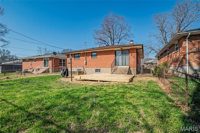 8348 Vasel Drive, Affton, MO 63123