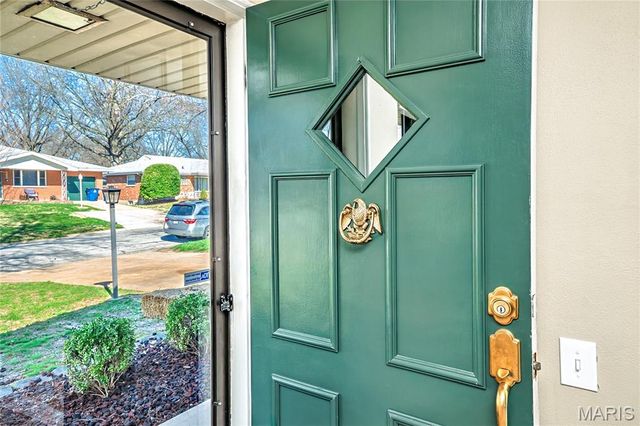 8348 Vasel Drive, Affton, MO 63123