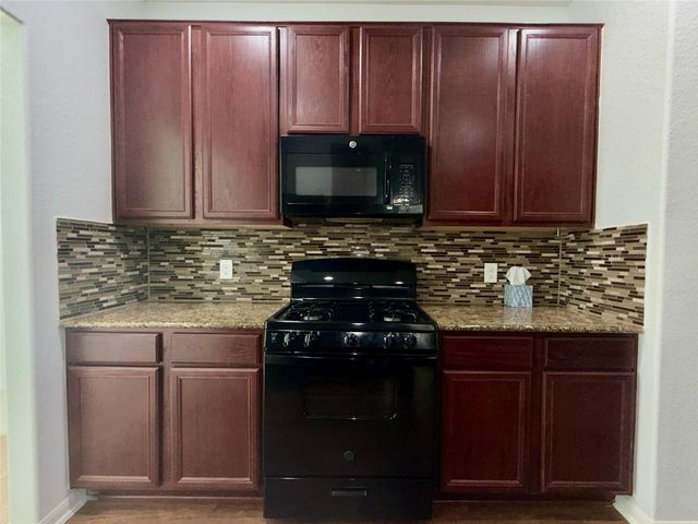 2623 Hunters Side Trail, Fresno, TX 77545