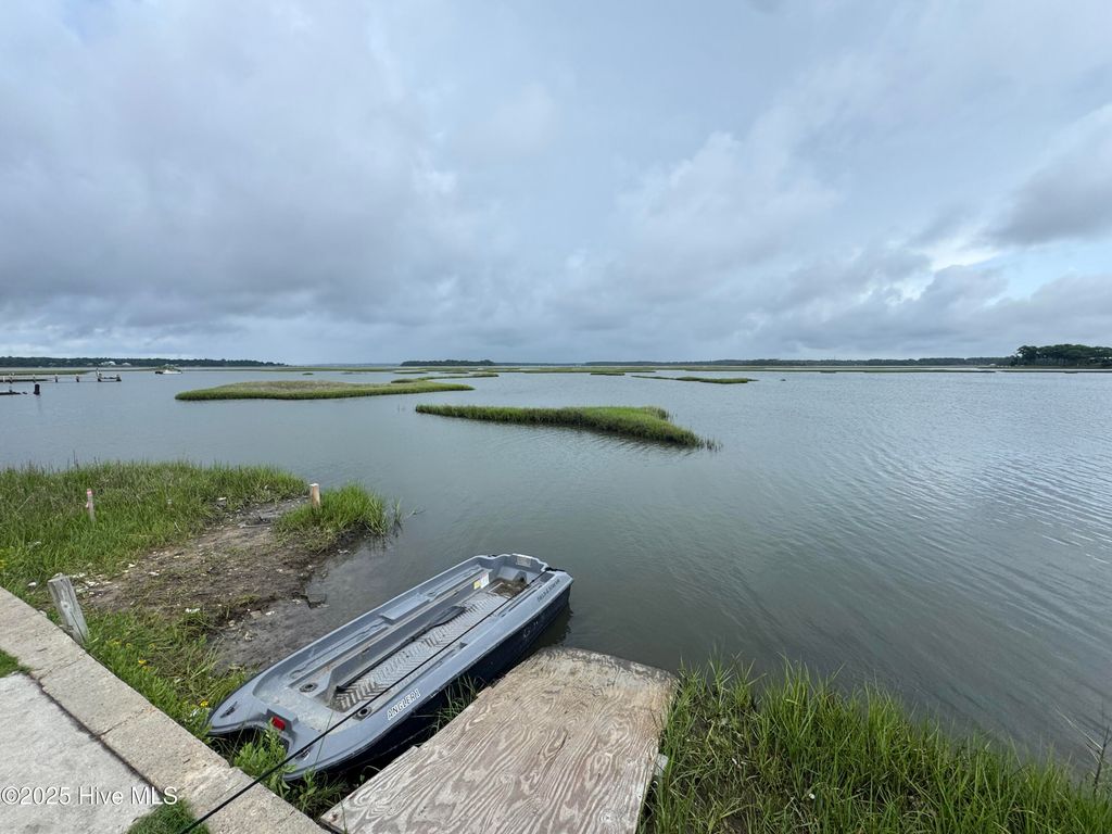 121 Cedar Point Boulevard, Cedar Point, NC 28584