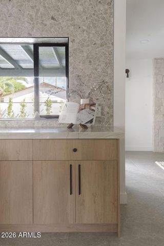 6242 E REDFIELD Road, Scottsdale, AZ 85254