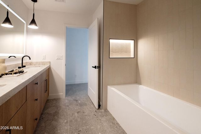 6242 E REDFIELD Road, Scottsdale, AZ 85254