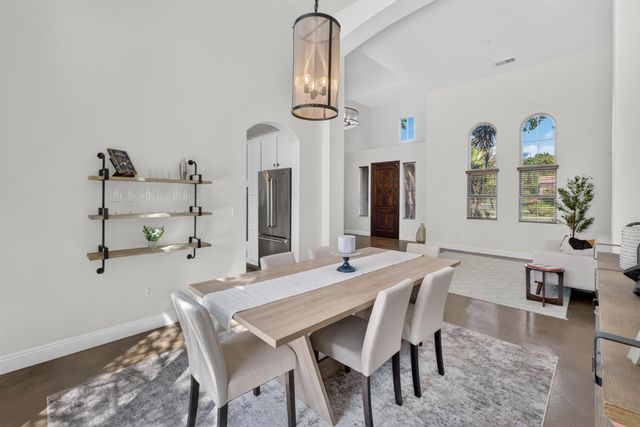 701 Rolling Green Dr, West Sacramento, CA 95605